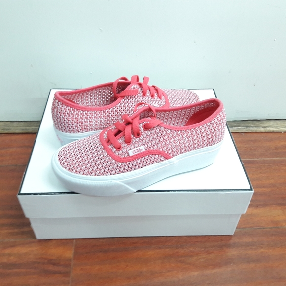 vans - Picture 1 of 3